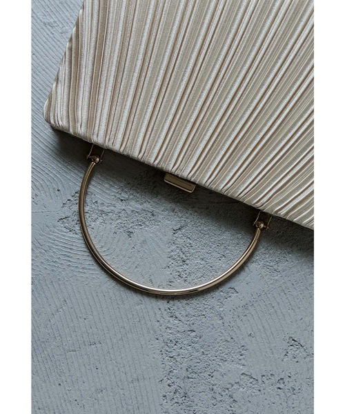 niana（ニアナ）の「サテンプリーツハンドバッグ パーティーバッグ 2way ショルダー 結婚式 二次会 成人式 同窓会 お呼ばれ フォーマル オケージョン（ハンドバッグ・レディース・ベージュ/シルバー/ブラック・FREE）」の13枚目の写真