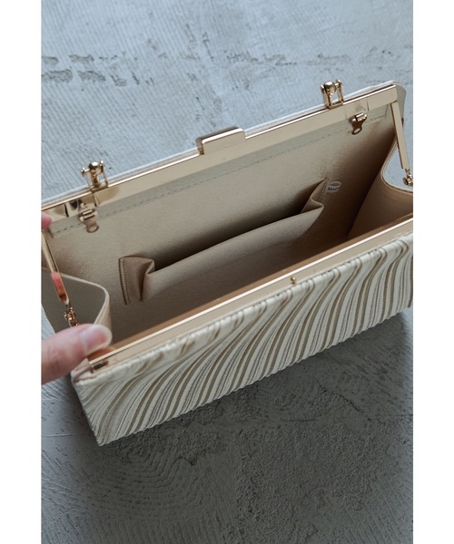 niana（ニアナ）の「サテンプリーツハンドバッグ パーティーバッグ 2way ショルダー 結婚式 二次会 成人式 同窓会 お呼ばれ フォーマル オケージョン（ハンドバッグ・レディース・ベージュ/シルバー/ブラック・FREE）」の14枚目の写真