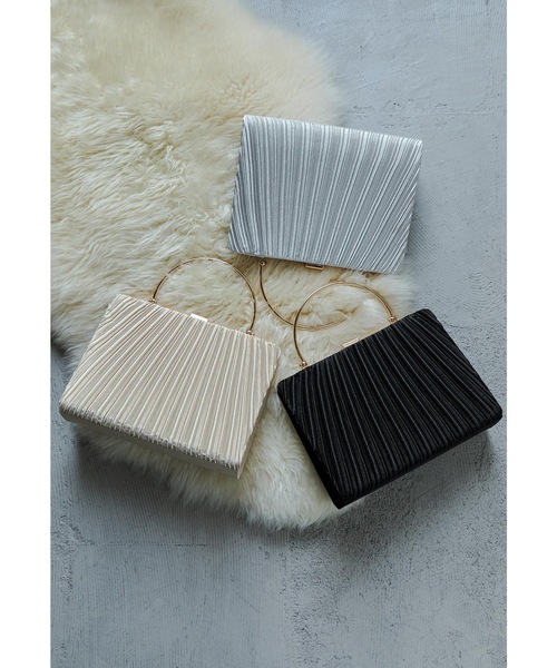 niana（ニアナ）の「サテンプリーツハンドバッグ パーティーバッグ 2way ショルダー 結婚式 二次会 成人式 同窓会 お呼ばれ フォーマル オケージョン（ハンドバッグ・レディース・ベージュ/シルバー/ブラック・FREE）」の9枚目の写真