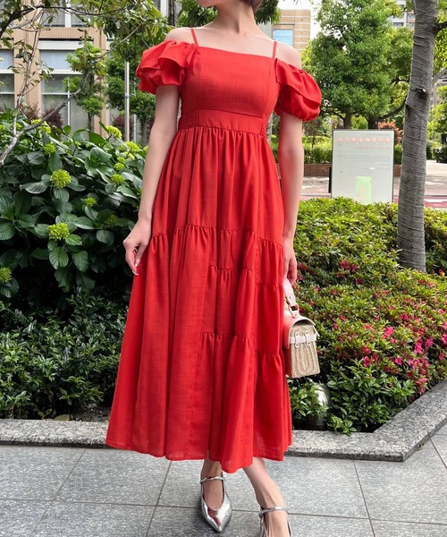 AND COUTURE(アンドクチュール)の「バックレースアップオフショルティアードワンピース(ワンピース・レディース・オフホワイト/オレンジ/ブルー/ブラック・FREE)」の19枚目の写真