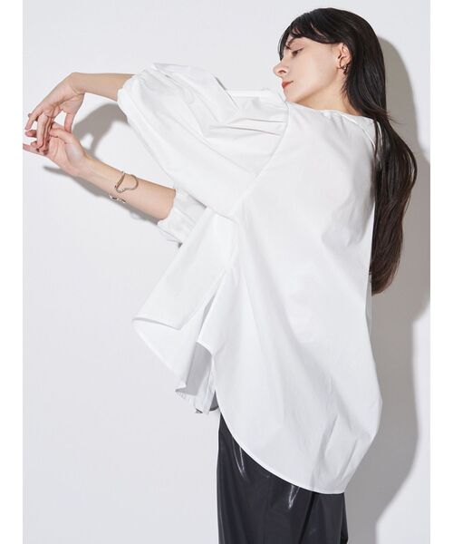 ELENDEEK（エレンディーク）の「スキッパーボリュームスリーブブラウス（シャツ/ブラウス・レディース・ブラック/オフホワイト/ダークオレンジ・FREE）」の9枚目の写真