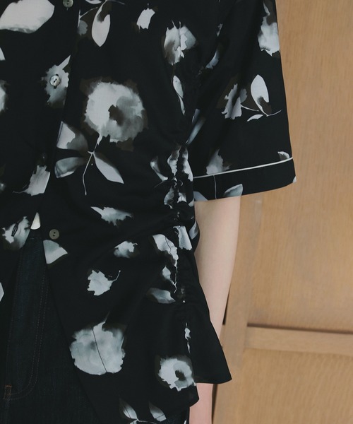 MANOF(マノフ)の「BLURRED FLOWER SHIRTS(シャツ/ブラウス・レディース・アイボリー/ブラック・FREE)」の9枚目の写真
