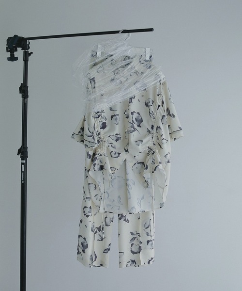 MANOF(マノフ)の「BLURRED FLOWER SHIRTS(シャツ/ブラウス・レディース・アイボリー/ブラック・FREE)」の19枚目の写真