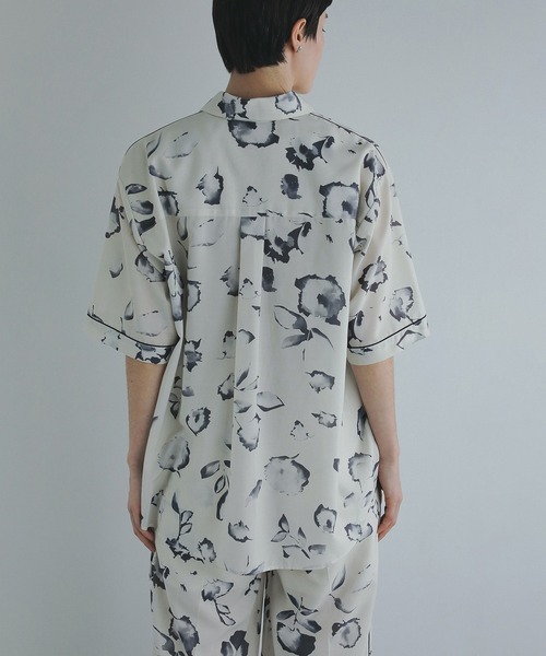 MANOF(マノフ)の「BLURRED FLOWER SHIRTS(シャツ/ブラウス・レディース・アイボリー/ブラック・FREE)」の17枚目の写真