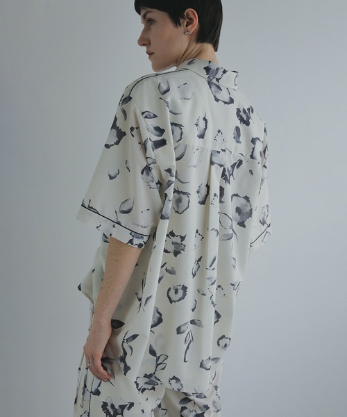 MANOF(マノフ)の「BLURRED FLOWER SHIRTS(シャツ/ブラウス・レディース・アイボリー/ブラック・FREE)」の18枚目の写真