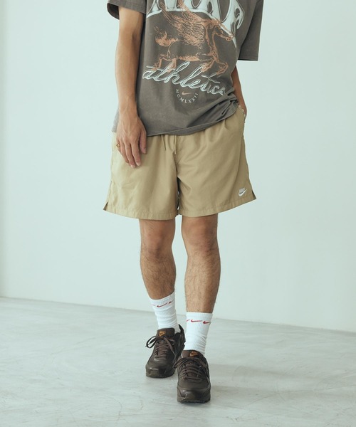 NIKE（ナイキ）の「ナイキ クラブ メンズ ウーブン フロー ショートパンツ / Nike Club Men's Woven Flow Shorts FN3308-297 Parachute Beige（その他パンツ・メンズ・ベージュ・M/XL/S/L/2XL）」の2枚目の写真