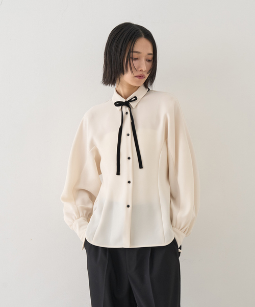 Rouge vif(ルージュヴィフ)の「リボン付きブラウス(シャツ/ブラウス・レディース・ブラック/アイボリー・フリー)」の3枚目の写真