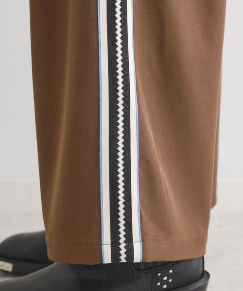 tk.TAKEO KIKUCHI（ティーケータケオキクチ）の「ラインスラックス（その他パンツ・メンズ・オフホワイト/ダークブラウン・02/03）」の21枚目の写真