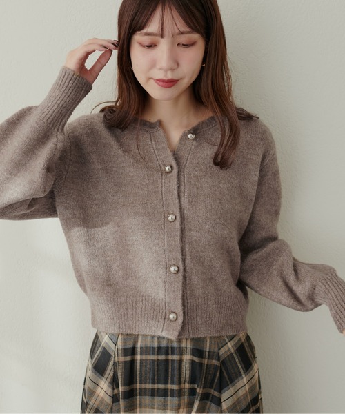 natural couture（ナチュラルクチュール）の「【ZOZO限定】ころりん釦クルーネックカーデ（カーディガン/ボレロ・レディース・ボルドー/ピンク/ネイビー/モカ/ブラック/サックスブルー/グレー/オフホワイト・FREE）」の11枚目の写真