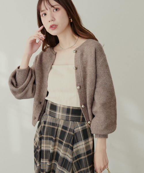 natural couture（ナチュラルクチュール）の「【ZOZO限定】ころりん釦クルーネックカーデ（カーディガン/ボレロ・レディース・ボルドー/ピンク/ネイビー/モカ/ブラック/サックスブルー/グレー/オフホワイト・FREE）」の12枚目の写真