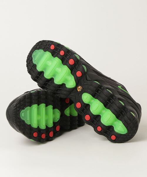 NIKE(ナイキ)の「AIR MAX DN8(スニーカー・メンズ・ブラック系その他・28.5cm/28.0cm/27.5cm/27.0cm/26.5cm/26.0cm/29.0cm/25.5cm)」の3枚目の写真
