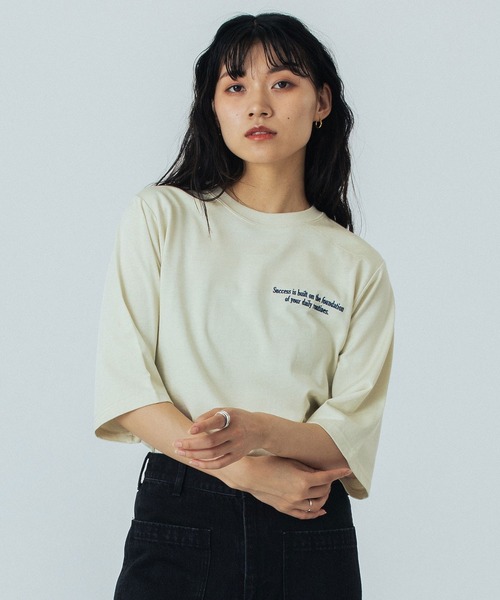ROSE BUD(ローズバッド)の「(CREOLME)EMBROIDERY H/S TEE(Tシャツ/カットソー・レディース・ネイビー/オフホワイト・ONE SIZE)」の3枚目の写真