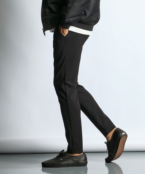 The DUFFER of ST.GEORGE（ザダファーオブセントジョージ）の「【WEB限定アイテム】SETUP WAIST LINE RIB SLIM PANTS：セットアップ ウエストラインリブ スリムパンツ（スウェットパンツ・メンズ・チャコールグレー/ブラック・X-LARGE/LARGE/MEDIUM/SMALL）」の15枚目の写真