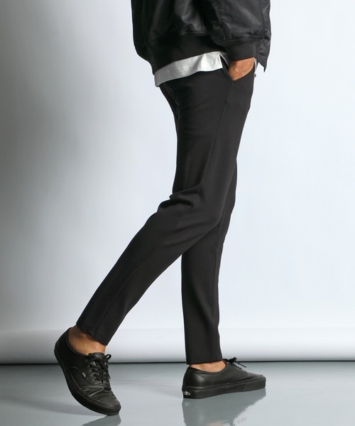 The DUFFER of ST.GEORGE（ザダファーオブセントジョージ）の「【WEB限定アイテム】SETUP WAIST LINE RIB SLIM PANTS：セットアップ ウエストラインリブ スリムパンツ（スウェットパンツ・メンズ・チャコールグレー/ブラック・X-LARGE/LARGE/MEDIUM/SMALL）」の11枚目の写真