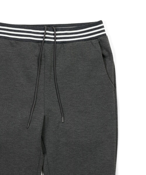 The DUFFER of ST.GEORGE（ザダファーオブセントジョージ）の「【WEB限定アイテム】SETUP WAIST LINE RIB SLIM PANTS：セットアップ ウエストラインリブ スリムパンツ（スウェットパンツ・メンズ・チャコールグレー/ブラック・X-LARGE/LARGE/MEDIUM/SMALL）」の9枚目の写真