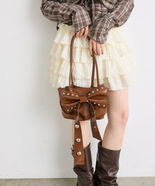 w closet(ダブルクローゼット)の「スタッズリボンショルダーBAG(トートバッグ・レディース・ブラック/ブラウン/レッド・FREE)」の10枚目の写真