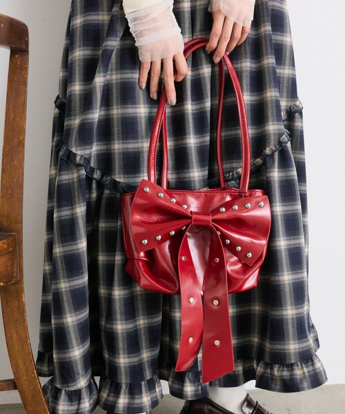 w closet(ダブルクローゼット)の「スタッズリボンショルダーBAG(トートバッグ・レディース・ブラック/ブラウン/レッド・FREE)」の19枚目の写真