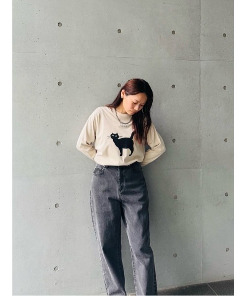 LOISIR（ロワズィール）の「CATプリントロングスリーブTシャツ（Tシャツ/カットソー・レディース・ベージュ/チャコールグレー/オフホワイト・FREE）」の4枚目の写真