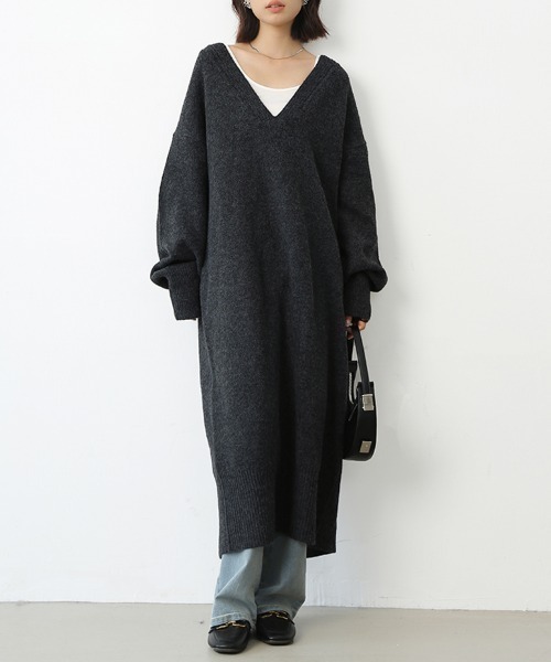 ReRe(リリ)の「深Vネックニットワンピース(ワンピース・レディース・チャコール/グレイッシュベージュ/ネイビー/ピンク/ベージュ・FREE)」の11枚目の写真
