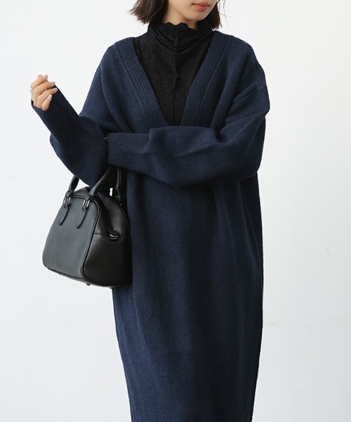 ReRe(リリ)の「深Vネックニットワンピース(ワンピース・レディース・チャコール/グレイッシュベージュ/ネイビー/ピンク/ベージュ・FREE)」の16枚目の写真