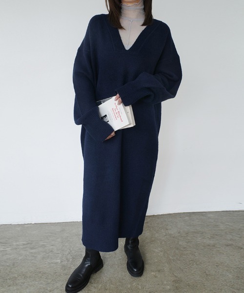 ReRe(リリ)の「深Vネックニットワンピース(ワンピース・レディース・チャコール/グレイッシュベージュ/ネイビー/ピンク/ベージュ・FREE)」の20枚目の写真