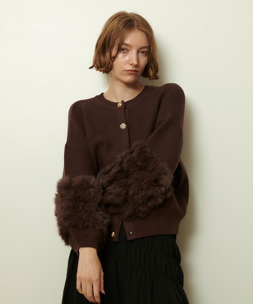 キュート❣️秋冬☆優しいチョコブラウン♡ニット調ベアとふわふわポンポンのピアス♡ ラビットカフクレイジー釦2WAYプルオーバー（ニット/セーター