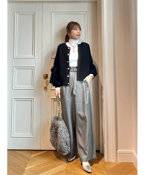 allureville（アルアバイル）の「ラビットカフクレイジー釦2WAYプルオーバー（ニット/セーター・レディース・タン/ライトグレー/ブラウン/アイボリー/ブラック・2）」の7枚目の写真