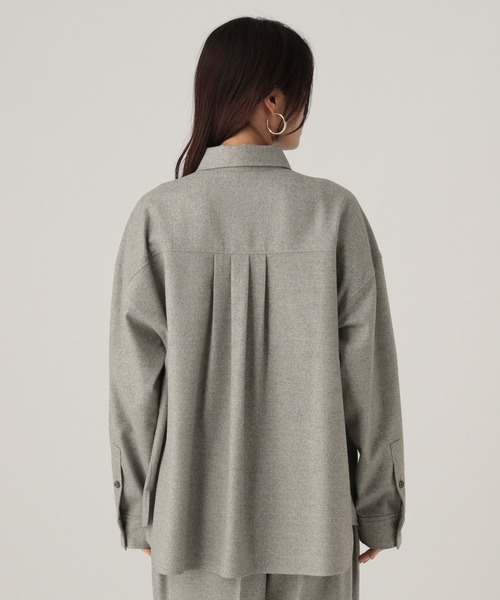 Elura（エルーラ）の「ウールライクシャツ/596040（シャツ/ブラウス・レディース・ライトグレー/ネイビー/オフホワイト・FREE）」の21枚目の写真