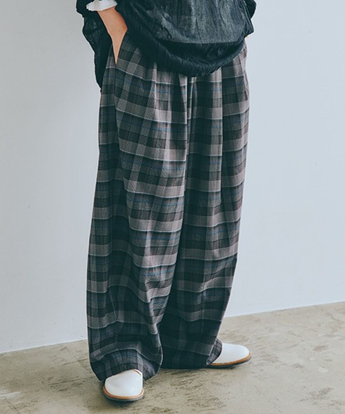 studio CLIP（スタディオクリップ）の「ボリュームワイドイージーパンツ[プチ・プラスサイズあり]（その他パンツ・レディース・ネイビー/カーキ/その他1/その他2/その他4・ﾌﾘｰ(L)/FREE/PF）」の5枚目の写真