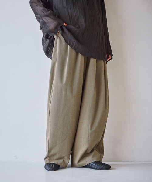 studio CLIP（スタディオクリップ）の「ボリュームワイドイージーパンツ[プチ・プラスサイズあり]（その他パンツ・レディース・ネイビー/カーキ/その他1/その他2/その他4・ﾌﾘｰ(L)/FREE/PF）」の7枚目の写真