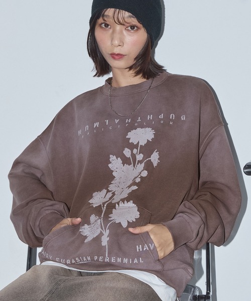 Anchor Smith(アンカー スミス)の「ヴィンテージライク スプレー加工 フラワーグラフィックプリント裏起毛スウェット(スウェット・レディース・ブラウン/ネイビー/ブラック・M/L)」の14枚目の写真