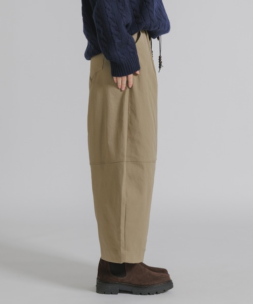 AO2（アオズ）の「ベルト付きバレルレッグパンツ（スラックス・レディース・ネイビー/ベージュ/ホワイト/ブラック・FREE）」の12枚目の写真