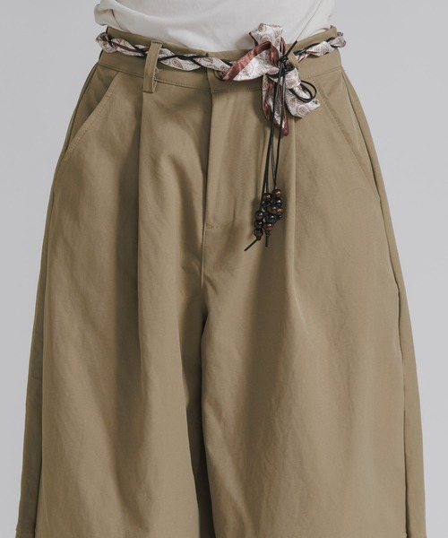 AO2（アオズ）の「ベルト付きバレルレッグパンツ（スラックス・レディース・ネイビー/ベージュ/ホワイト/ブラック・FREE）」の9枚目の写真