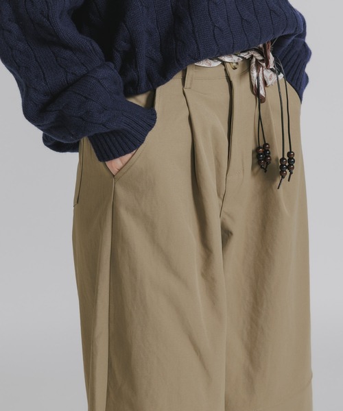 AO2（アオズ）の「ベルト付きバレルレッグパンツ（スラックス・レディース・ネイビー/ベージュ/ホワイト/ブラック・FREE）」の8枚目の写真