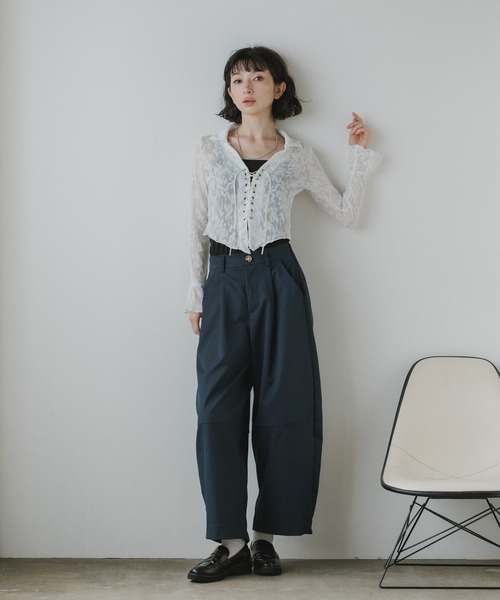 AO2（アオズ）の「ベルト付きバレルレッグパンツ（スラックス・レディース・ネイビー/ベージュ/ホワイト/ブラック・FREE）」の17枚目の写真