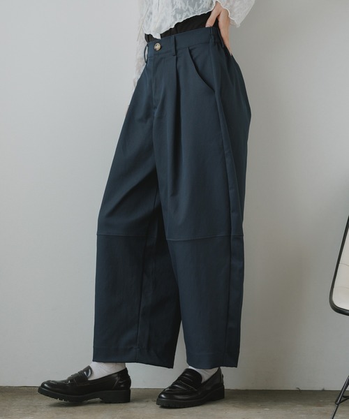 AO2（アオズ）の「ベルト付きバレルレッグパンツ（スラックス・レディース・ネイビー/ベージュ/ホワイト/ブラック・FREE）」の20枚目の写真