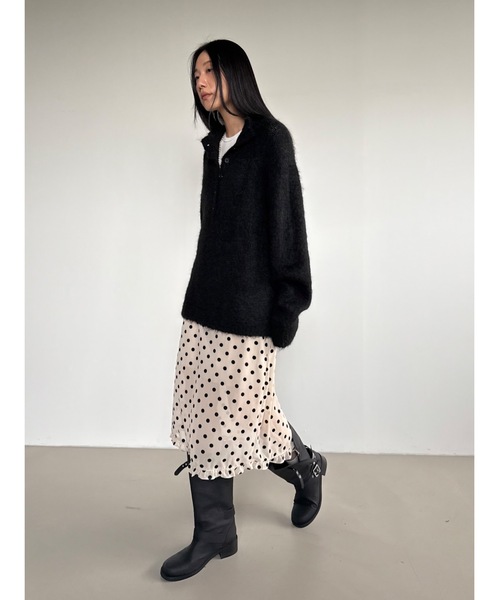 Didot.showroom（ディドット ショールーム）の「ヘアリーオープンカラーニット（ニット/セーター・レディース・ブラック/アイボリー/チャコール・FREE）」の7枚目の写真