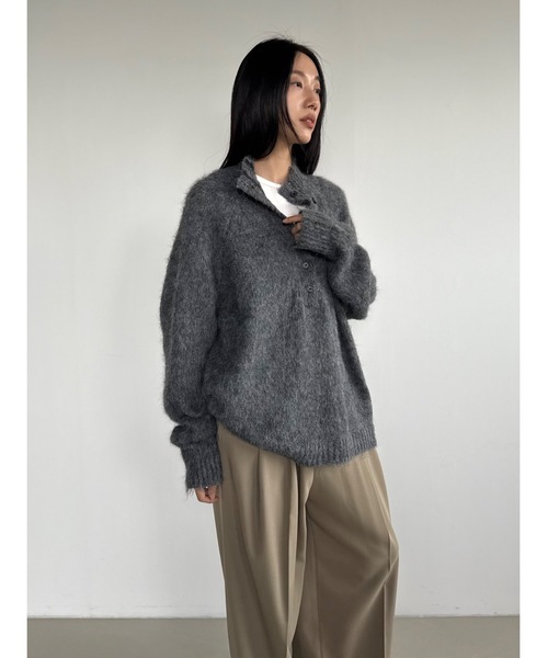 Didot.showroom（ディドット ショールーム）の「ヘアリーオープンカラーニット（ニット/セーター・レディース・ブラック/アイボリー/チャコール・FREE）」の15枚目の写真