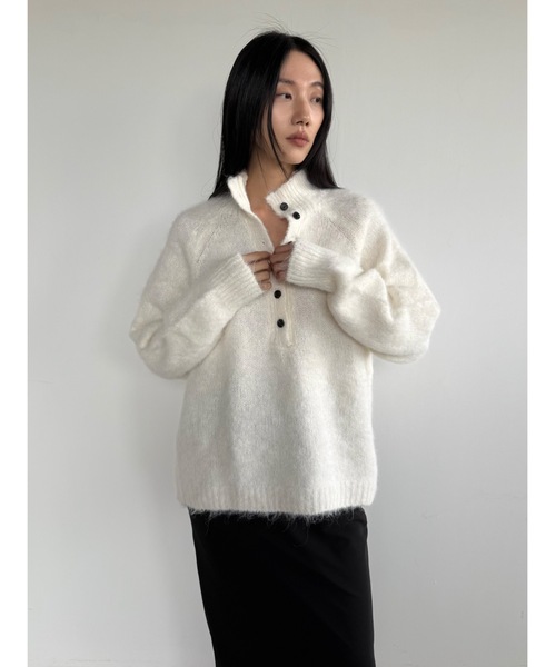 Didot.showroom（ディドット ショールーム）の「ヘアリーオープンカラーニット（ニット/セーター・レディース・ブラック/アイボリー/チャコール・FREE）」の4枚目の写真