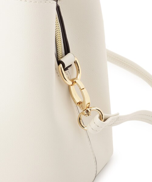 SHOO・LA・RUE（シューラルー）の「【セレモニー/2WAY】フロント金具トートバッグ（トートバッグ・レディース・グレー系4/ブラック/アイボリー・00）」の7枚目の写真