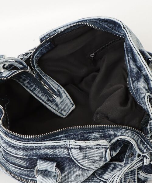 .KOM(ドットコム)の「A'GEM/9 × .kom 『.KOM/ドットケーオーエム』 Washed Denim Handbag/ウォッシュデニム ハンドバッグ(ハンドバッグ・レディース・ブルー/ブラック・FREE)」の13枚目の写真