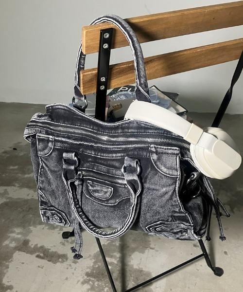 .KOM(ドットコム)の「A'GEM/9 × .kom 『.KOM/ドットケーオーエム』 Washed Denim Handbag/ウォッシュデニム ハンドバッグ(ハンドバッグ・レディース・ブルー/ブラック・FREE)」の3枚目の写真