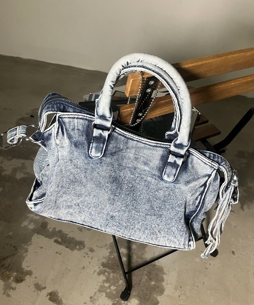 .KOM(ドットコム)の「A'GEM/9 × .kom 『.KOM/ドットケーオーエム』 Washed Denim Handbag/ウォッシュデニム ハンドバッグ(ハンドバッグ・レディース・ブルー/ブラック・FREE)」の6枚目の写真