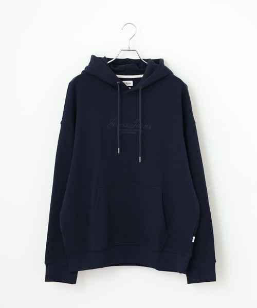 GUESS JEANS（ゲスジーンズ）の「GUESS JEANS GJ HOOD OS 3D EMBRO SCRIPT LOGO SWEAT ゲス プルオーバースウェットフーディ（パーカー・メンズ・ネイビー/アイボリー・L/S/M）」の4枚目の写真