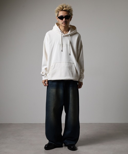 GUESS JEANS（ゲスジーンズ）の「GUESS JEANS GJ HOOD OS 3D EMBRO SCRIPT LOGO SWEAT ゲス プルオーバースウェットフーディ（パーカー・メンズ・ネイビー/アイボリー・L/S/M）」の20枚目の写真