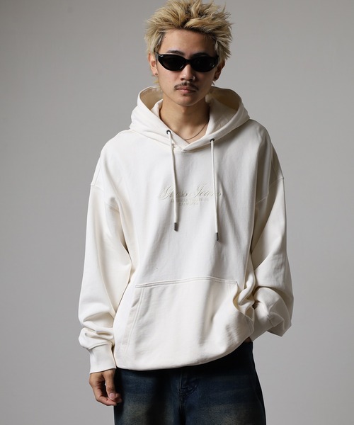 GUESS JEANS（ゲスジーンズ）の「GUESS JEANS GJ HOOD OS 3D EMBRO SCRIPT LOGO SWEAT ゲス プルオーバースウェットフーディ（パーカー・メンズ・ネイビー/アイボリー・L/S/M）」の19枚目の写真