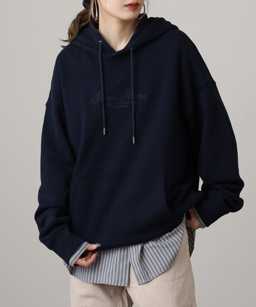 GUESS JEANS（ゲスジーンズ）の「GUESS JEANS GJ HOOD OS 3D EMBRO SCRIPT LOGO SWEAT ゲス プルオーバースウェットフーディ（パーカー・メンズ・ネイビー/アイボリー・L/S/M）」の21枚目の写真