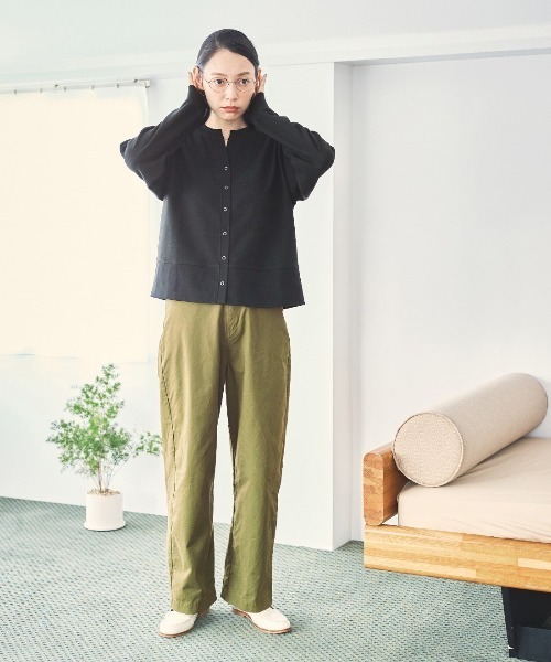and myera（アンド マイラ）の「ａｎｄ　ｍｙｅｒａ　スナップカーディガン（カーディガン/ボレロ・レディース・アイボリー/ブラック・M/L/LL/S）」の4枚目の写真