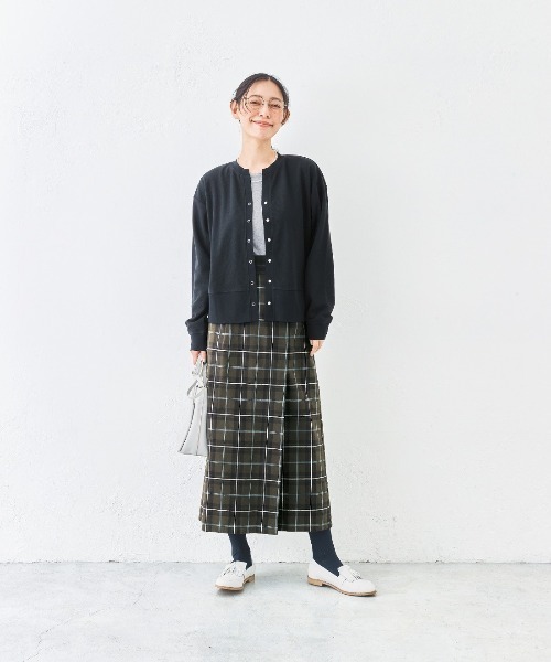 and myera（アンド マイラ）の「ａｎｄ　ｍｙｅｒａ　スナップカーディガン（カーディガン/ボレロ・レディース・アイボリー/ブラック・M/L/LL/S）」の9枚目の写真