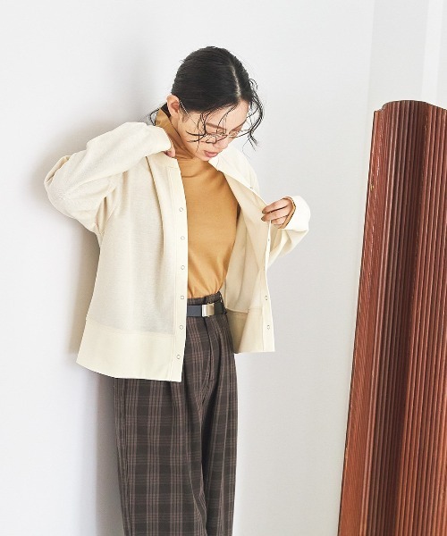 and myera（アンド マイラ）の「ａｎｄ　ｍｙｅｒａ　スナップカーディガン（カーディガン/ボレロ・レディース・アイボリー/ブラック・M/L/LL/S）」の12枚目の写真